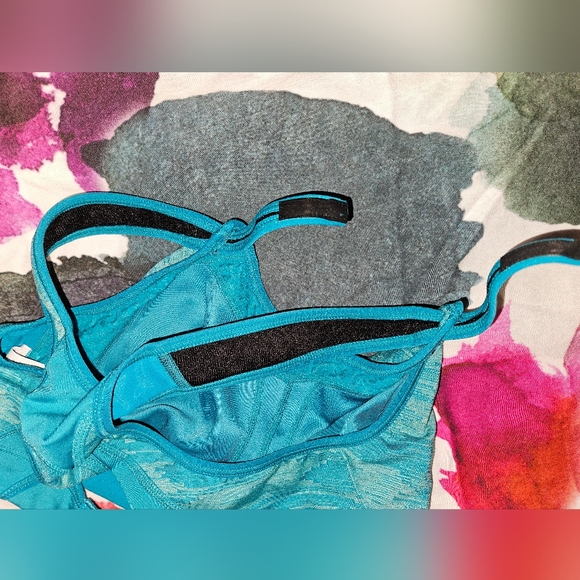 Brooks 38C Rebound Racer compression sports bra - Picture 6 of 10